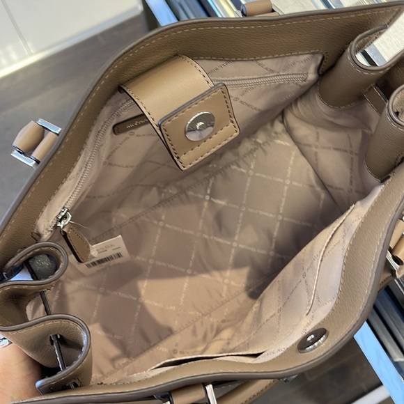 MICHAEL KORS HAMILTON MEDIUM SATCHEL 
 COLOR: Dusk 
NWT - Picture 10 of 16